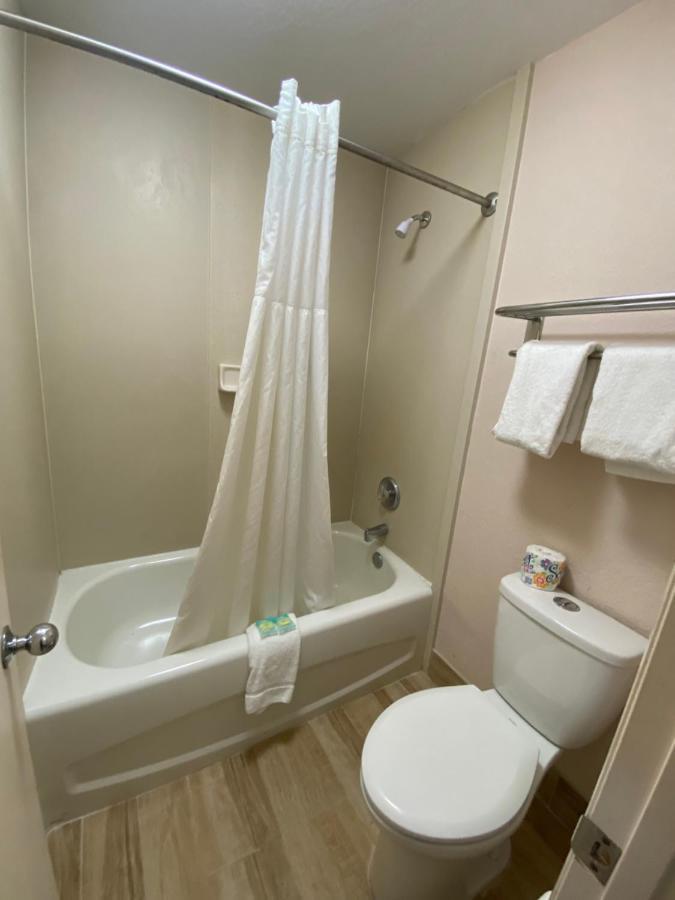 Regency Inn Fern Park Zewnętrze zdjęcie