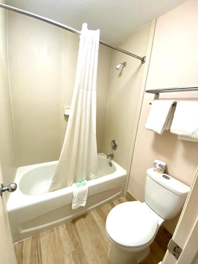 Regency Inn Fern Park Zewnętrze zdjęcie