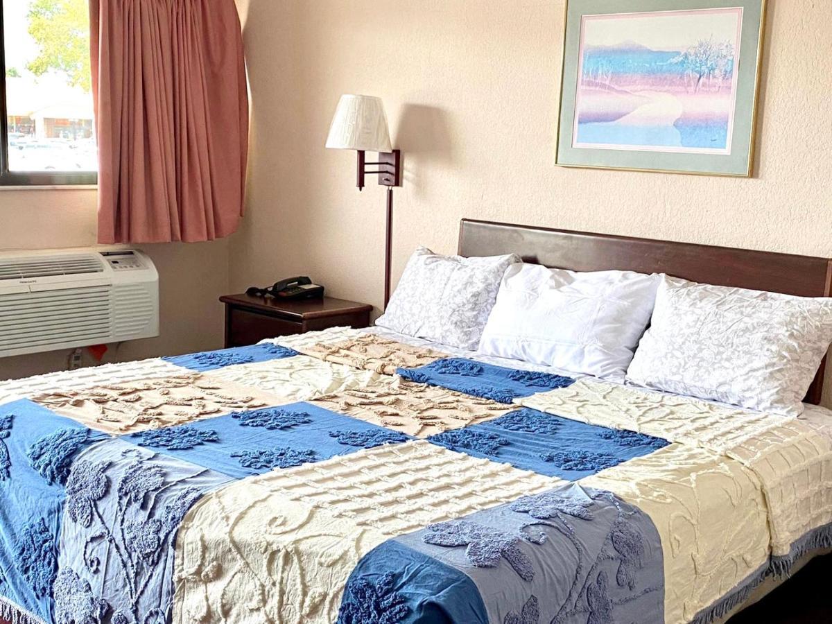 Regency Inn Fern Park Zewnętrze zdjęcie